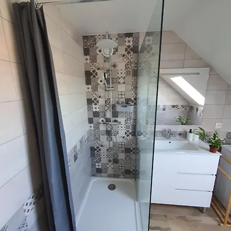Les Pieds Dans L Eau Apartment
